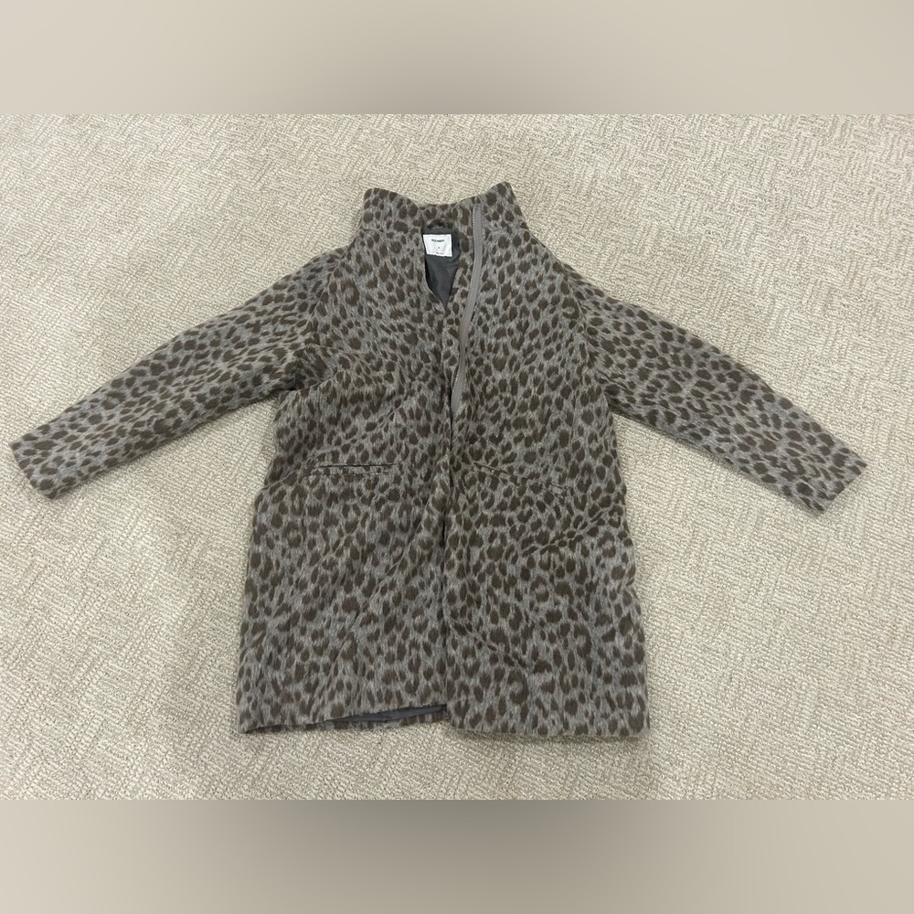Woman’s beautiful leopard print lined coat, great condition